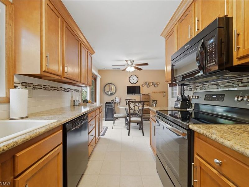 3838 Linda Street NW, North Canton, OH 44720 Photo 8