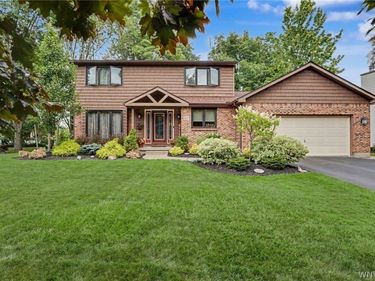 69 Old Orchard Lane, Orchard Park, NY 14127