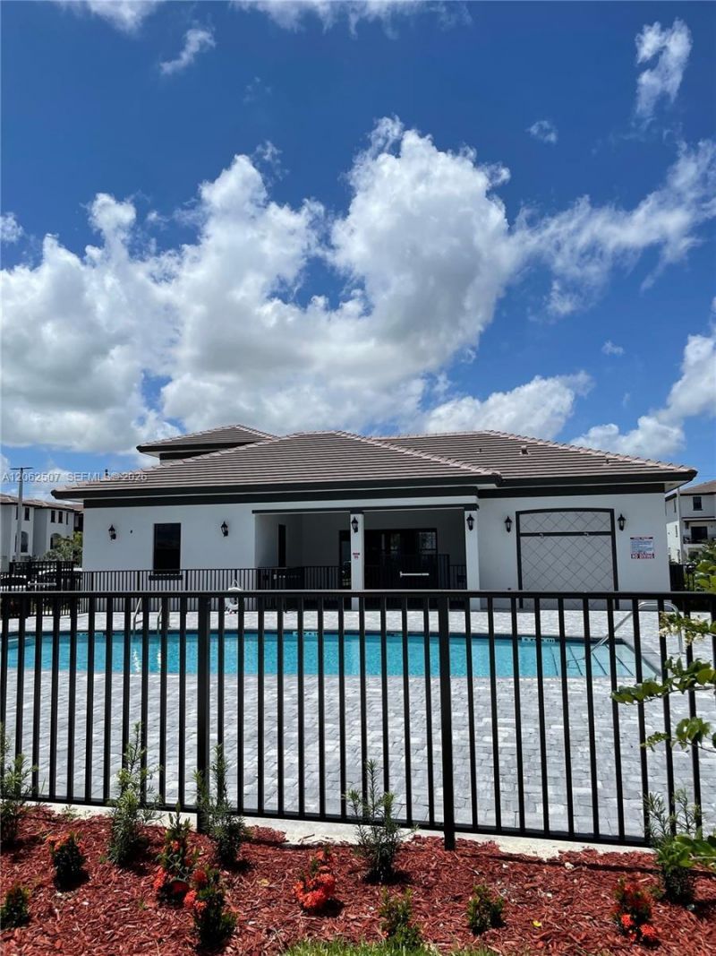 15560 SW 136th St , Unit 207, Miami, FL 33196 Photo