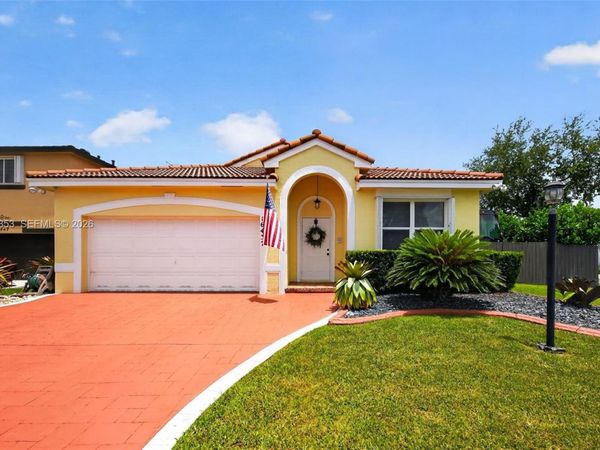 16437 SW 76th Ter, Miami, FL 33193