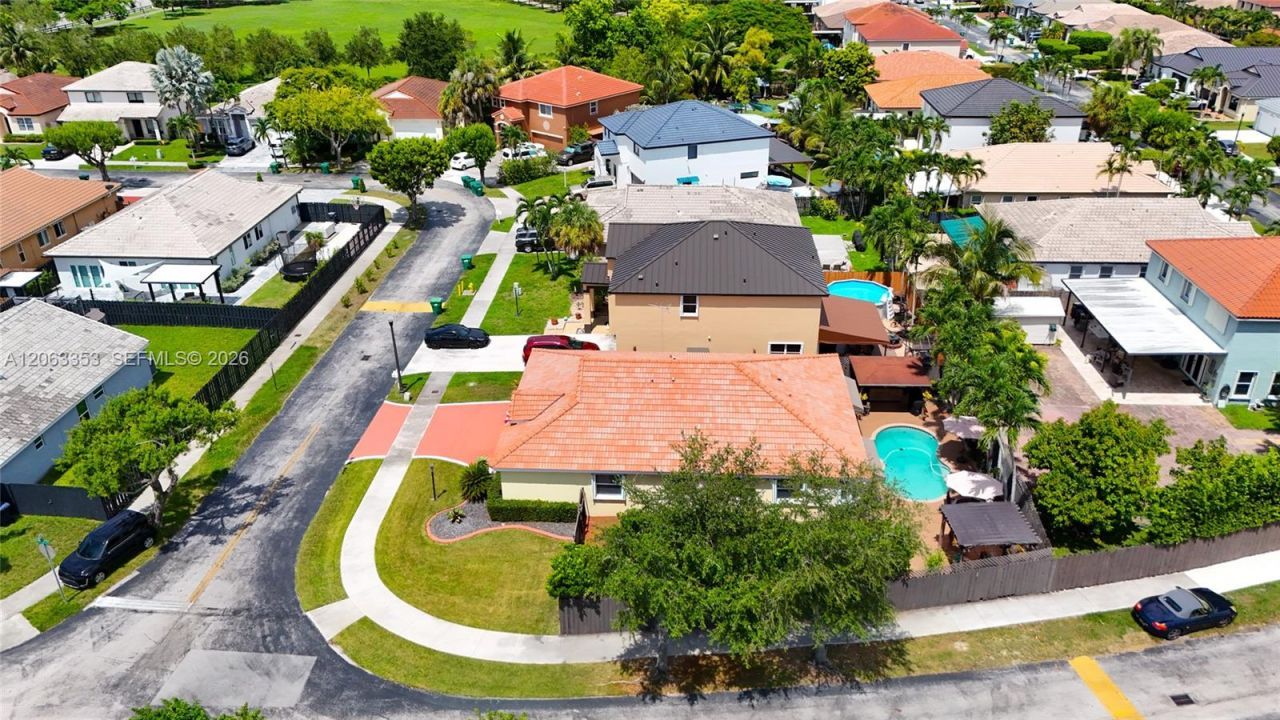 16437 SW 76th Ter, Miami, FL 33193 Photo