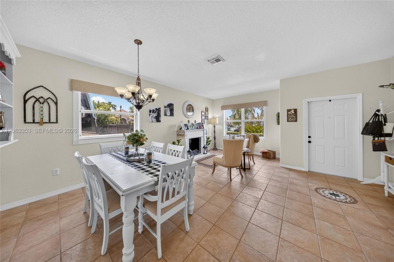 16437 SW 76th Ter, Miami, FL 33193 Photo
