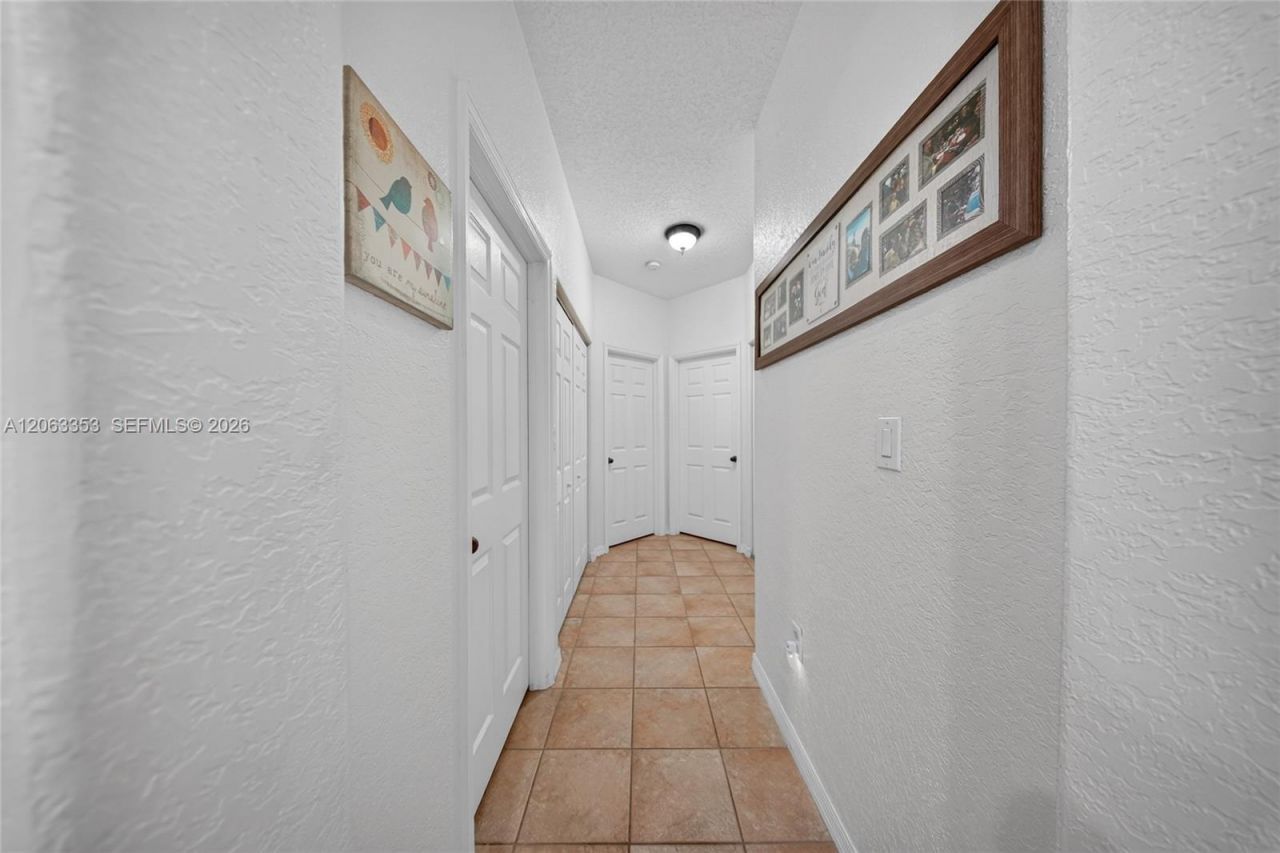 16437 SW 76th Ter, Miami, FL 33193 Photo