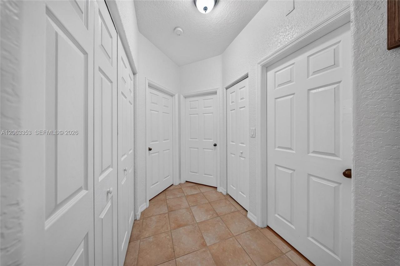 16437 SW 76th Ter, Miami, FL 33193 Photo