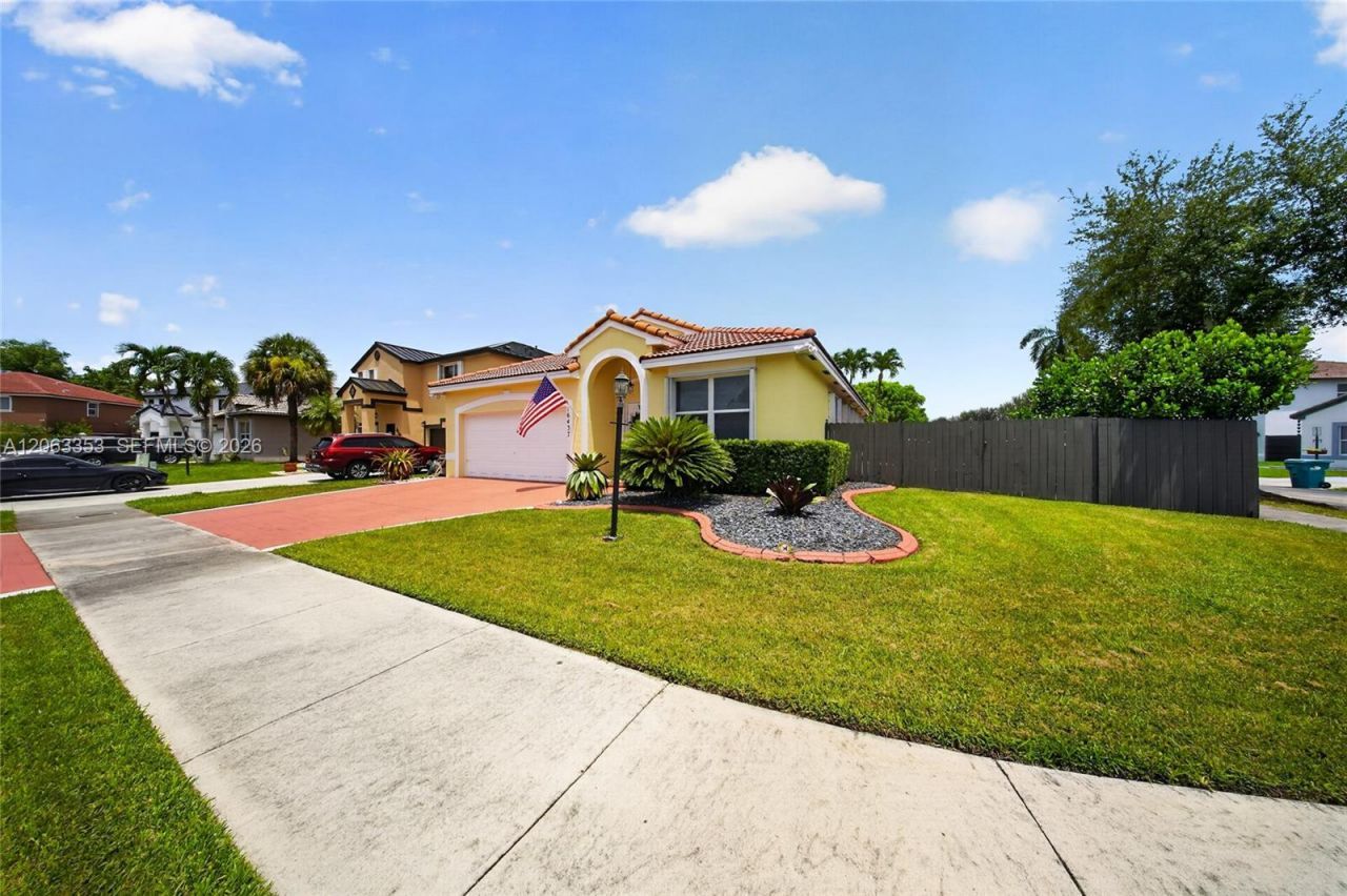 16437 SW 76th Ter, Miami, FL 33193 Photo