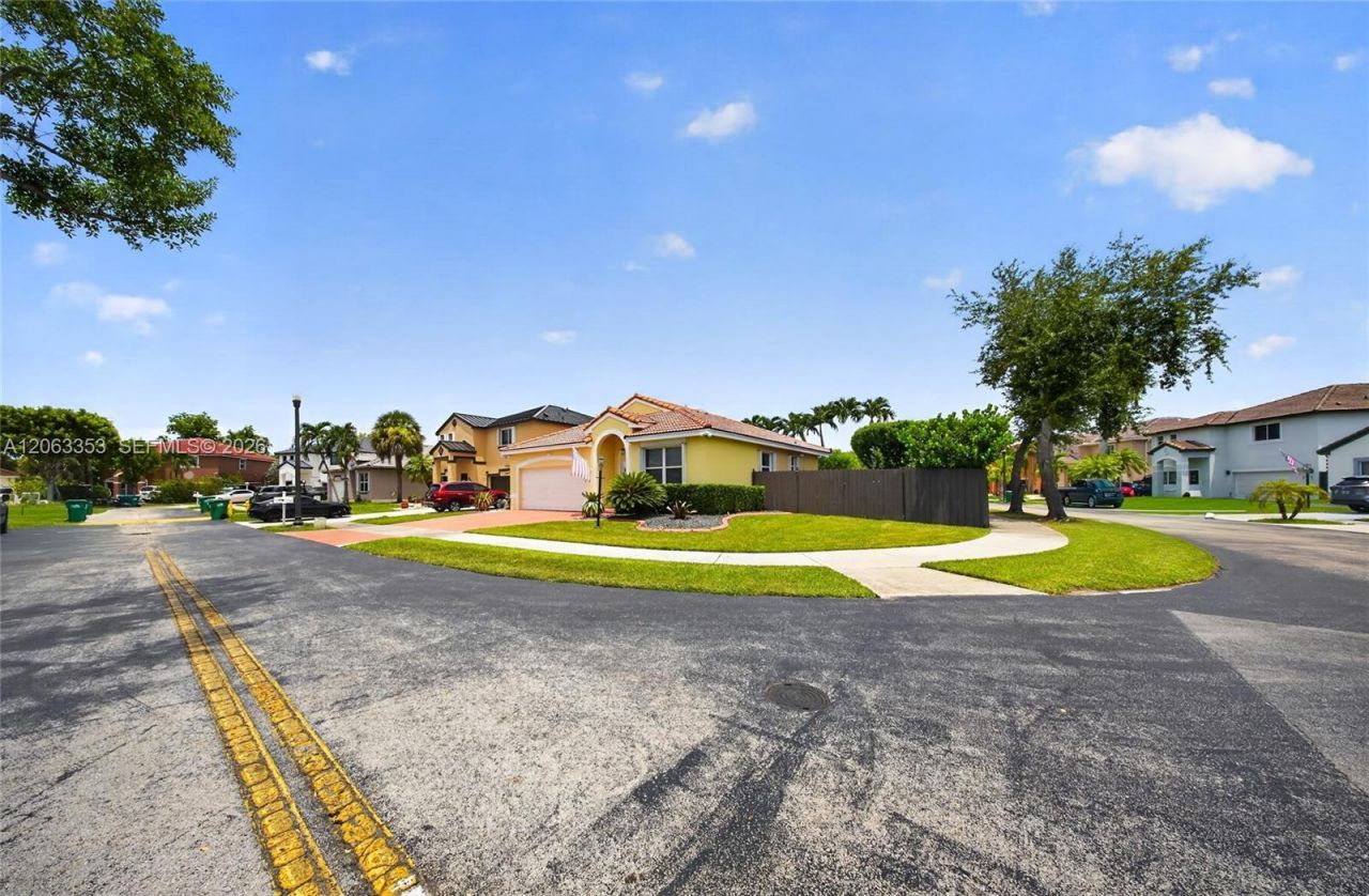 16437 SW 76th Ter, Miami, FL 33193 Photo