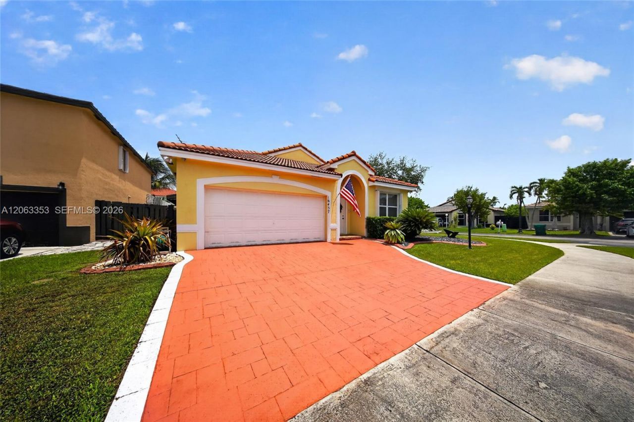 16437 SW 76th Ter, Miami, FL 33193 Photo