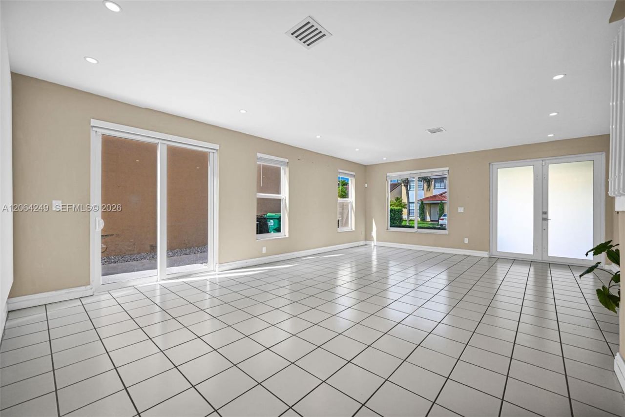 10877 SW 152nd Pl, Miami, FL 33196 Photo