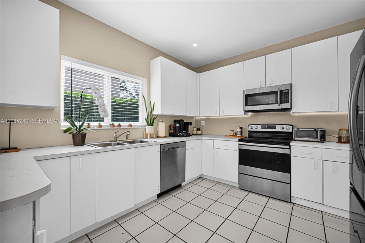 10877 SW 152nd Pl, Miami, FL 33196 Photo