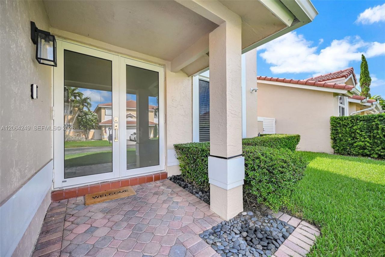 10877 SW 152nd Pl, Miami, FL 33196 Photo