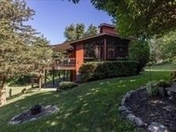 1023 North Woodstock Rd, Southbridge, MA 01550