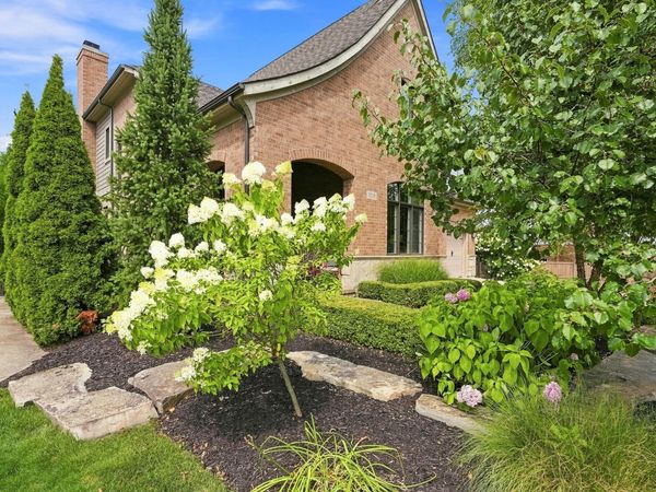 1215 Manchester Road, Birmingham, MI 48009