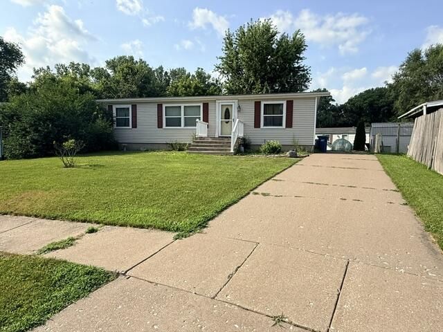 417 Peachtree, Muscatine, IA 52761 Main Photo