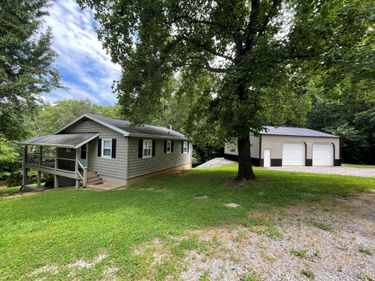 165 165 Cedar Point Rd Road, Cadiz, KY 42211