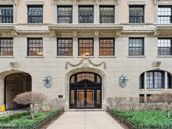 257 E Delaware Place , Unit 10AB, Chicago, IL 60611