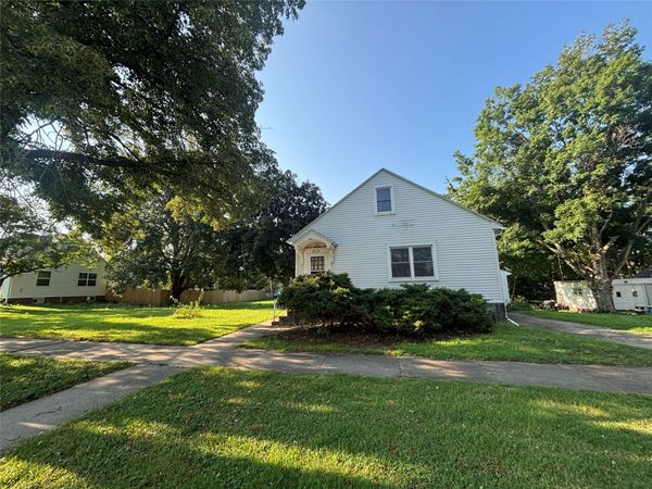 2019 Evelyn Street, Perry, IA 50220
