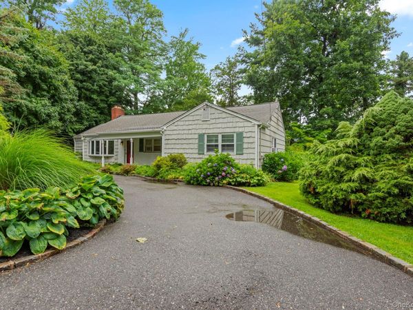 75 Cove Road , Huntington, NY 11743