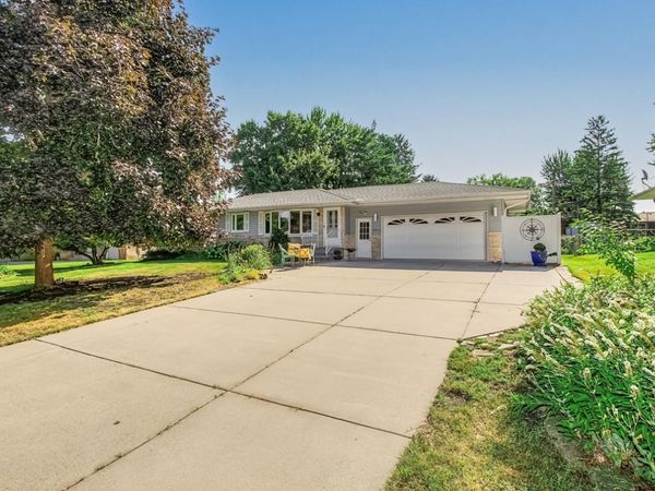 2842 Marion Street, Roseville, MN 55113