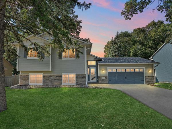 2241 7th Street N, North Saint Paul, MN 55109