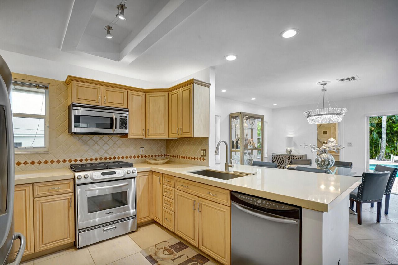 290 E Fern Drive, Boca Raton, FL 33432 Photo