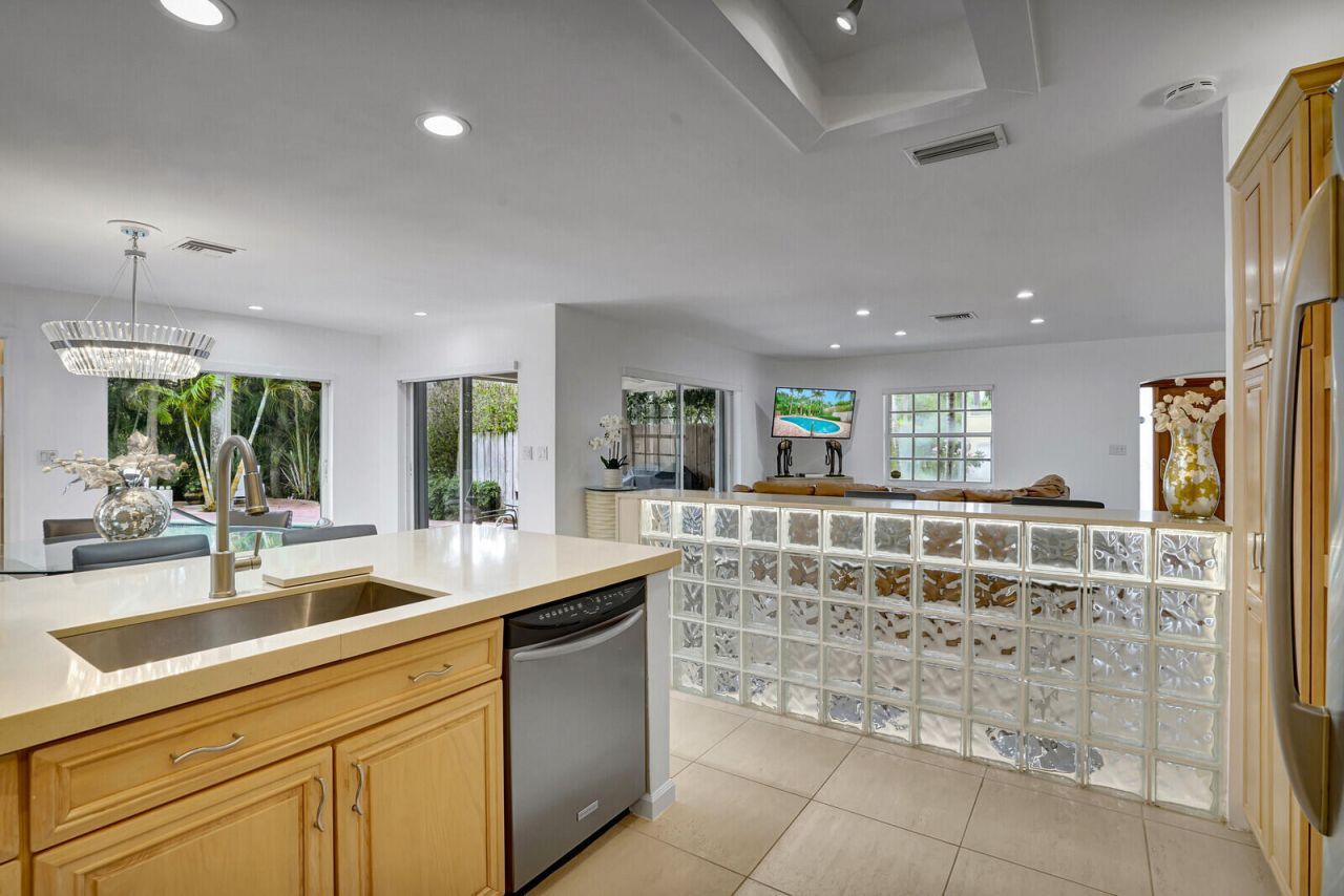 290 E Fern Drive, Boca Raton, FL 33432 Photo