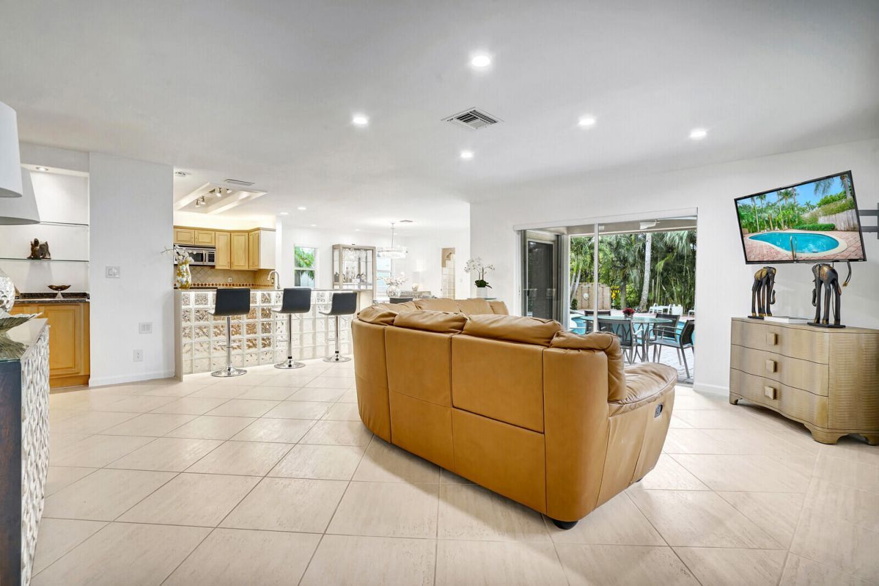 290 E Fern Drive, Boca Raton, FL 33432 Photo