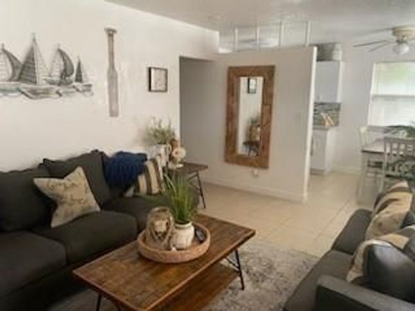 841 NE 40TH Street, Oakland Park, FL 33334