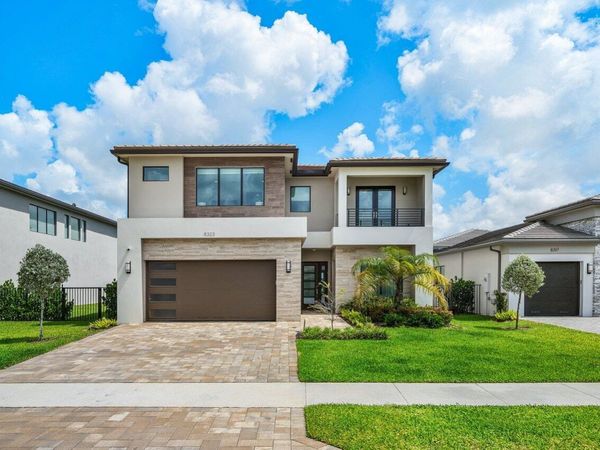 8323 Essex Country Clb Drive, Boca Raton, FL 33434