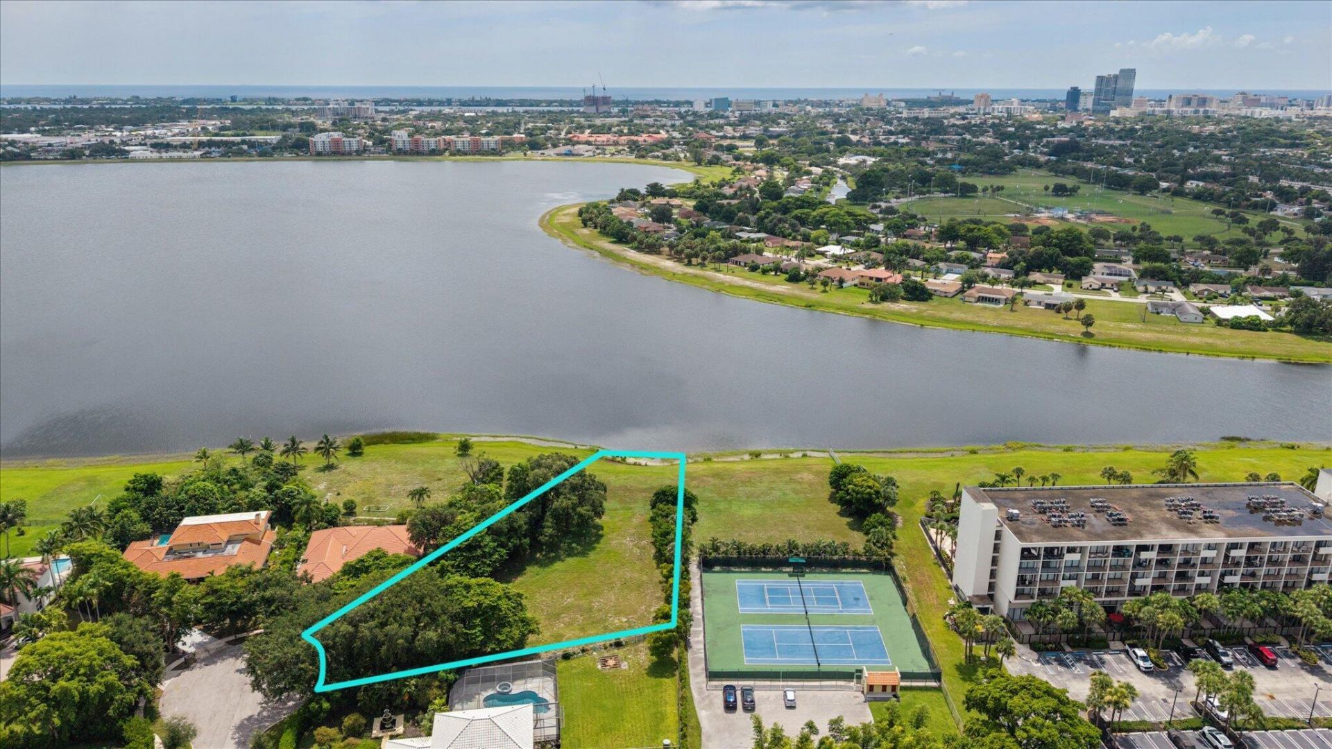 10 Sunningdale Circle, West Palm Beach, FL 33401 Photo