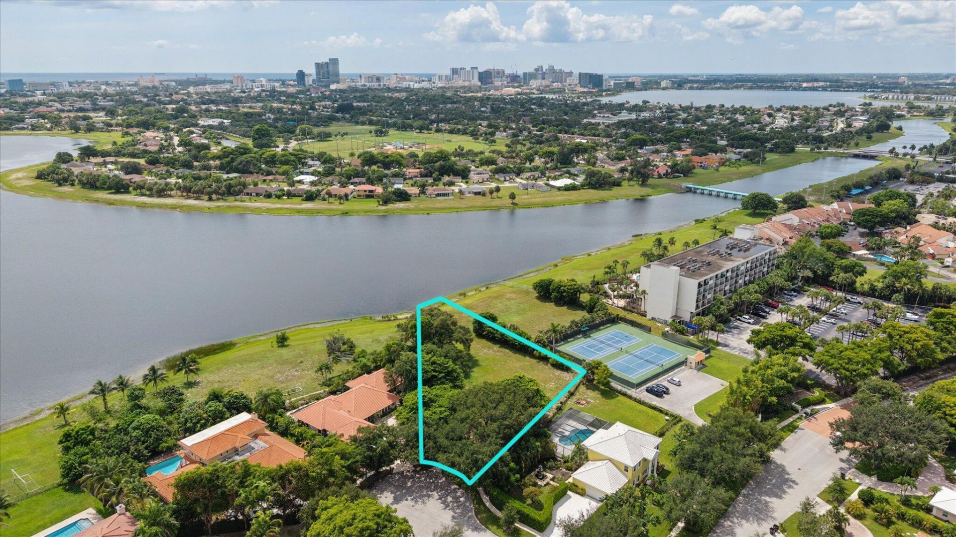 10 Sunningdale Circle, West Palm Beach, FL 33401 Photo