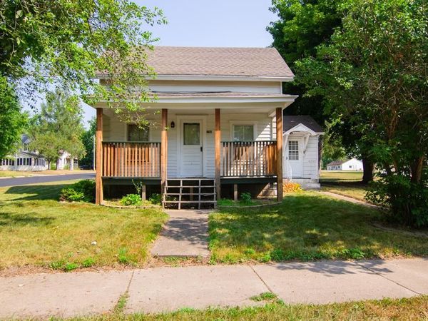 190 MILL STREET, Iola, WI 54945
