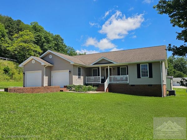 111 Cloverleaf Street, Princeton, WV 24739