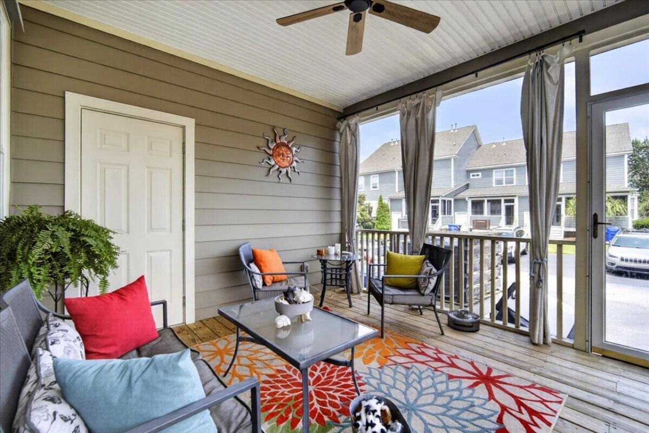 2979 Treadwell Street Photo 14