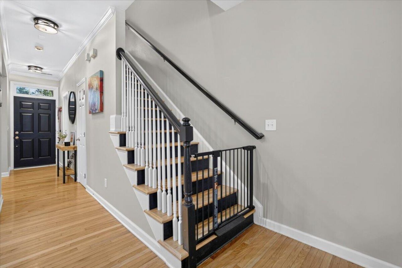 2979 Treadwell Street Photo 16