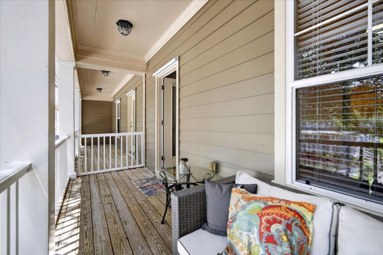 2979 Treadwell Street Photo 19