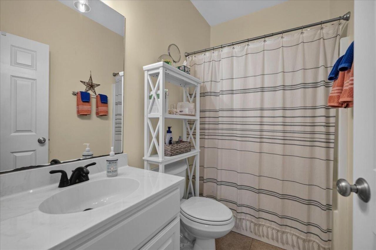 2979 Treadwell Street Photo 23