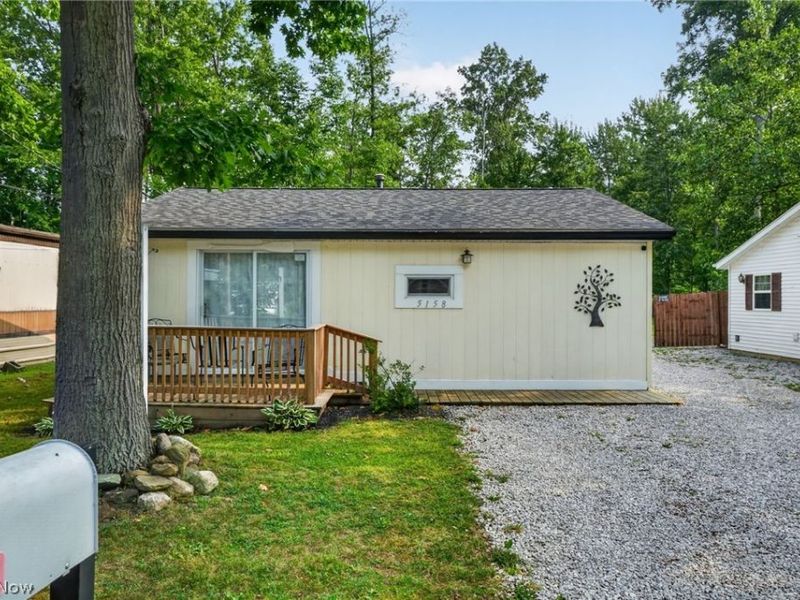 5158 University Drive , Geneva, OH 44041 Photo 3