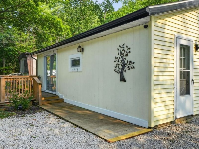 5158 University Drive , Geneva, OH 44041 Photo 7