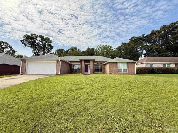 3045 Red Fern Rd, Cantonment, FL 32533