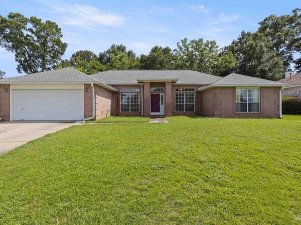 3045 Red Fern Rd, Cantonment, FL 32533