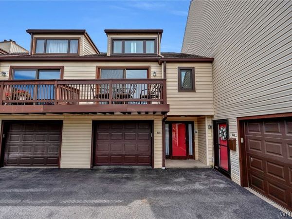 202 Old Meadow Drive, Unit 20B, Amherst, NY 14051