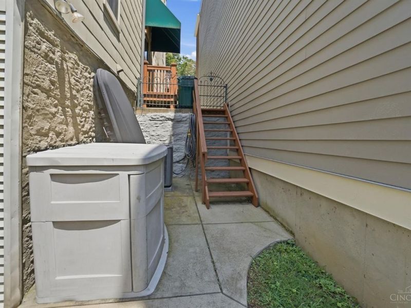 1021 Saint Gregory Street, Cincinnati, OH 45202 Photo 89