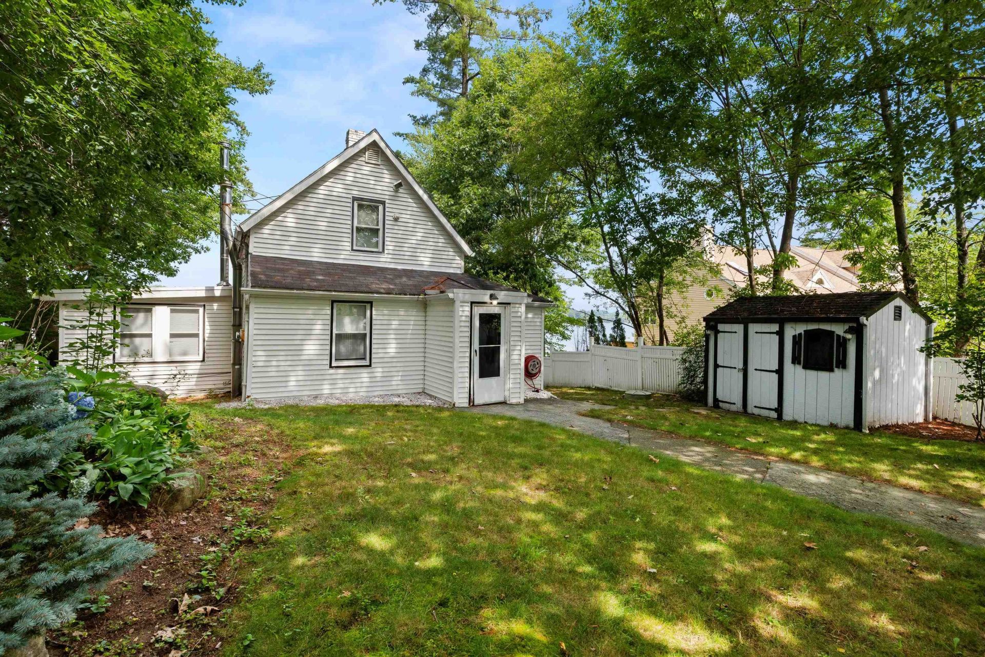 20 S Shore Road, Salem, NH 03079 Main Photo