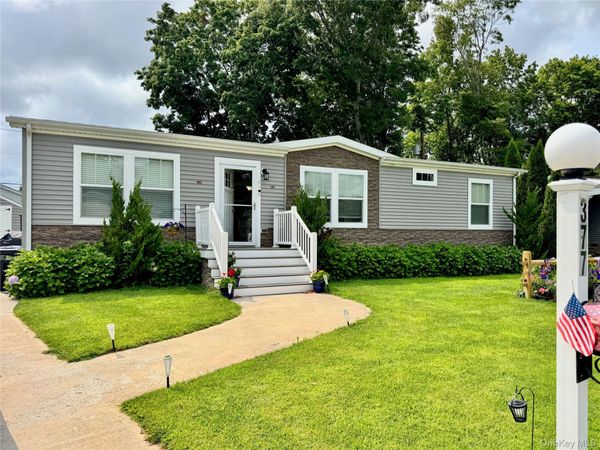 1661 Old Country Road , Unit 377, Riverhead, NY 11901