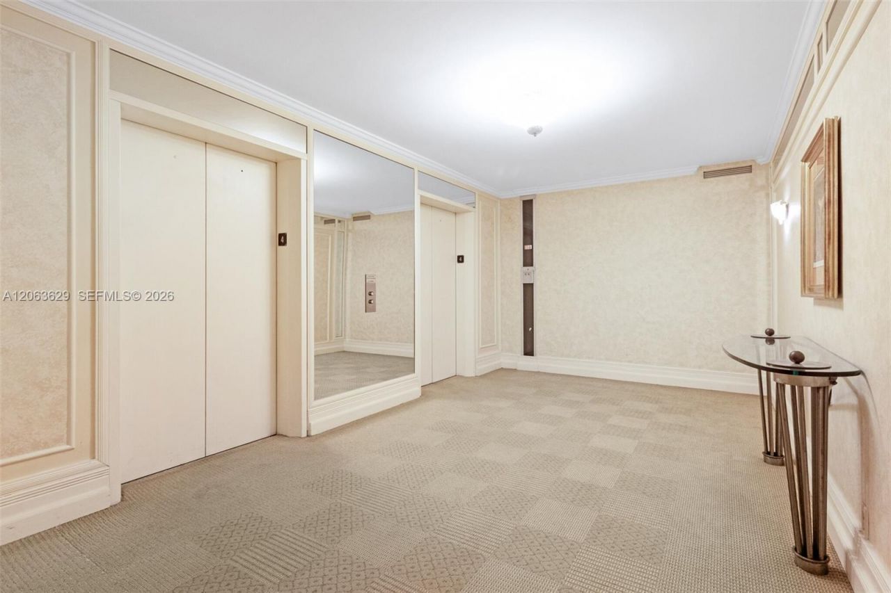 5700 Collins Ave , Unit 4C, Miami Beach, FL 33140 Photo
