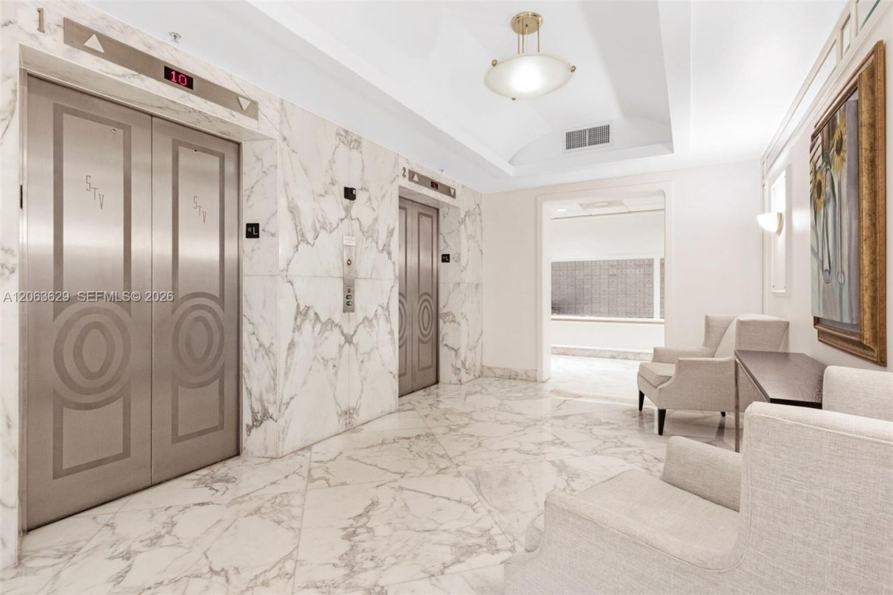 5700 Collins Ave , Unit 4C, Miami Beach, FL 33140 Photo