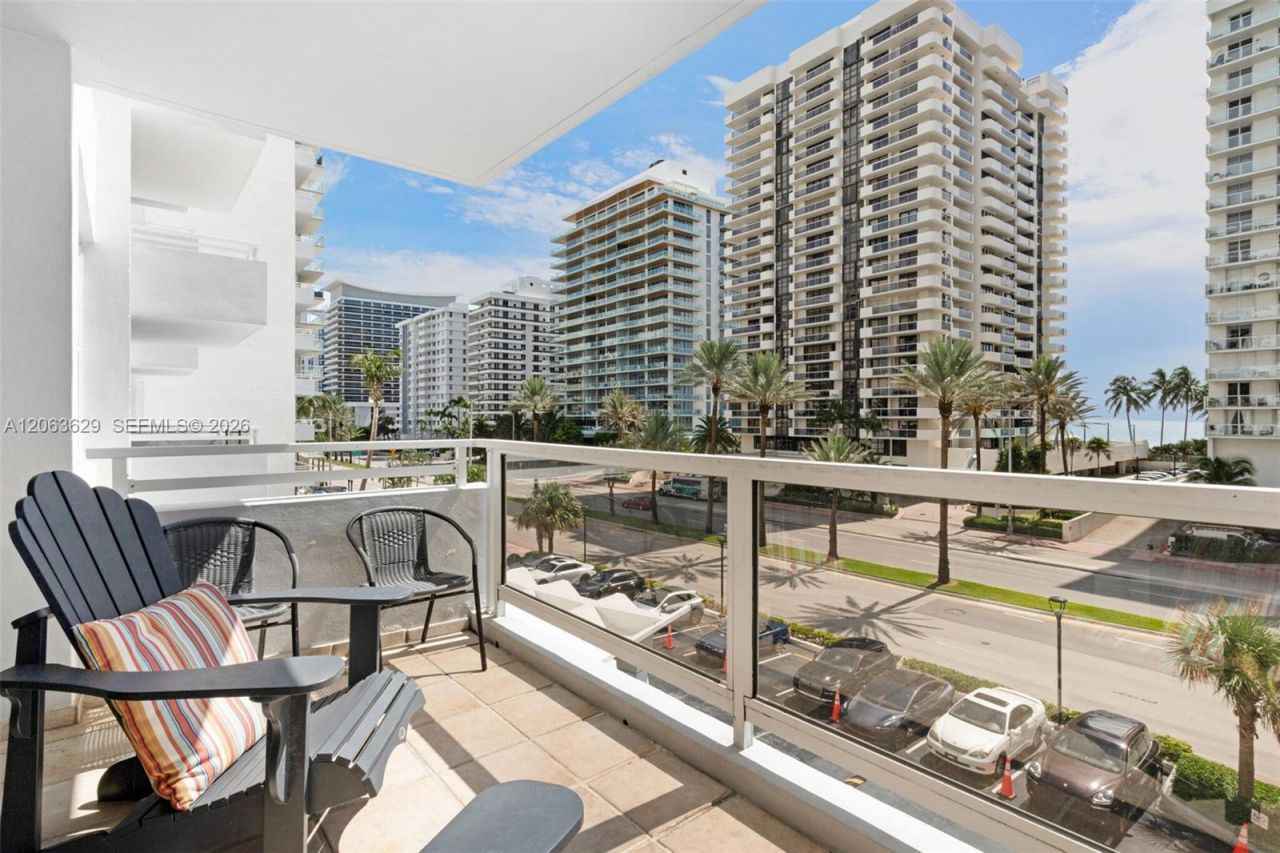5700 Collins Ave , Unit 4C, Miami Beach, FL 33140 Photo