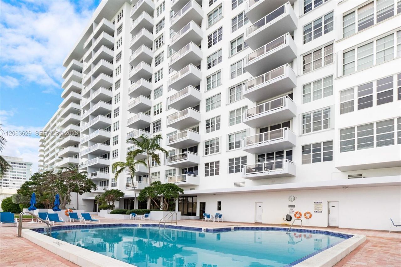 5700 Collins Ave , Unit 4C, Miami Beach, FL 33140 Photo