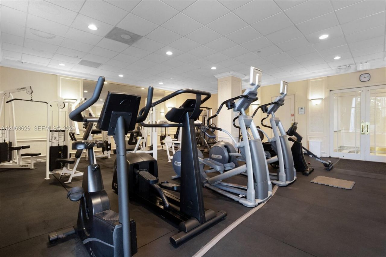 5700 Collins Ave , Unit 4C, Miami Beach, FL 33140 Photo