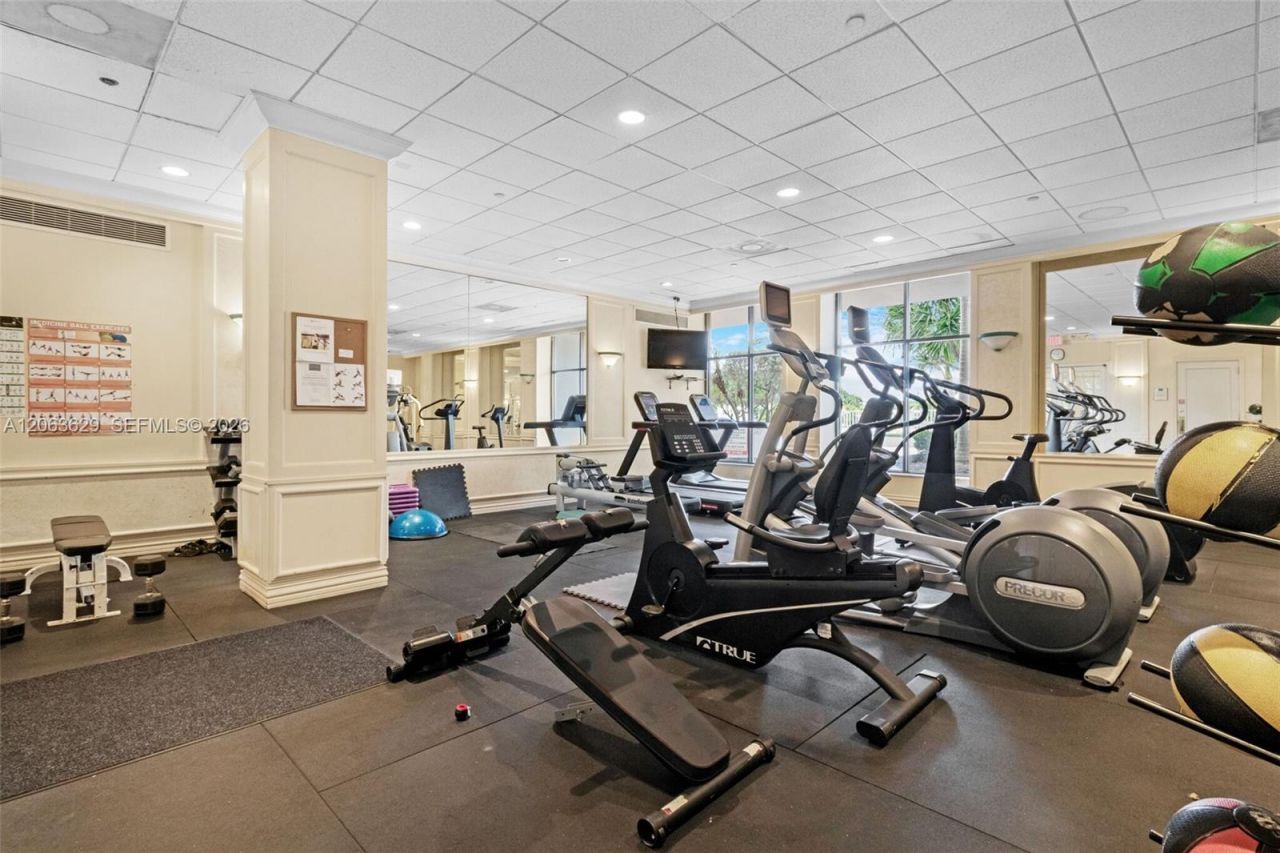 5700 Collins Ave , Unit 4C, Miami Beach, FL 33140 Photo